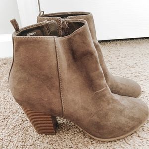 Dark Grey GAP booties [ perfect fall and winter ]